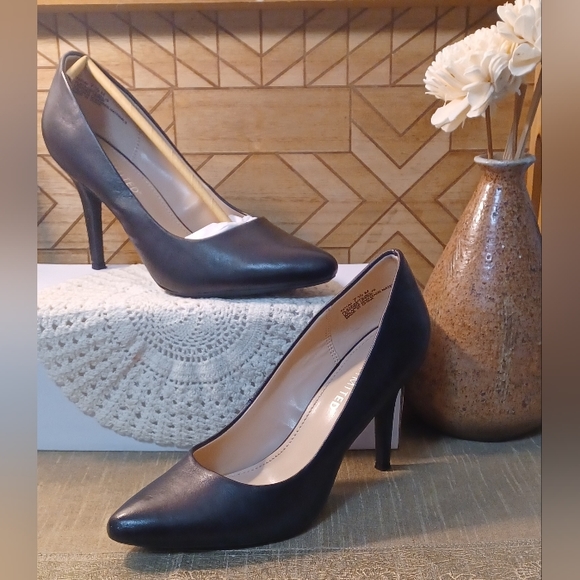 LIMITED Black 2" Heels - Picture 1 of 3